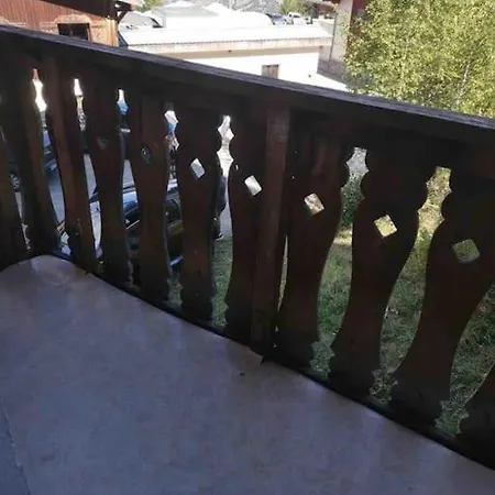 A La Station Val Frejus Avec Un Balcon